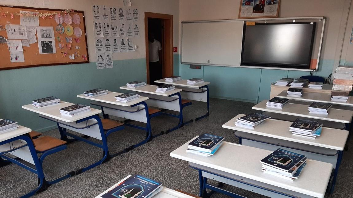 Yeni Eğitim Öğretim Yılımıza Hazırız..Öğrencilerimizi bekliyoruz..